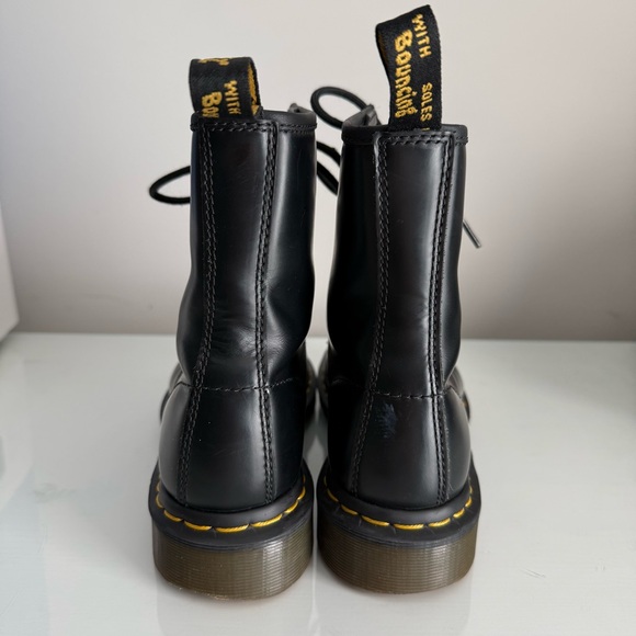 Dr. Martens 1460 Smooth Leather 8-eye Boots Yellow Welt Heel Loop Black Size 6 - Picture 6 of 16